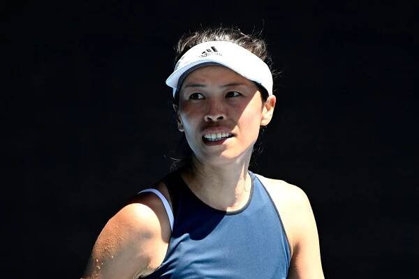 Kyrgios seřval krásnou rozhodčí a okouzlil Australany. Venus křičela bolestí