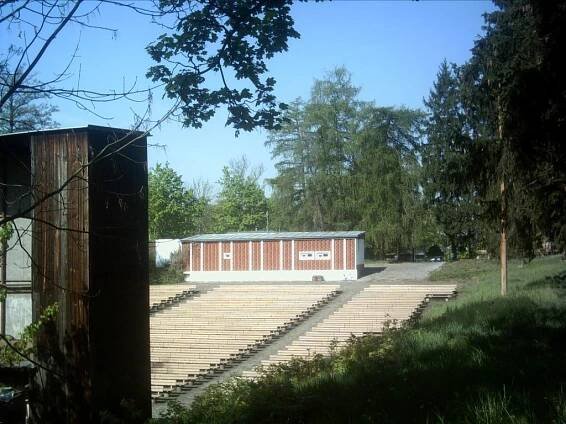 Soubor:Hradec Králové, letní kino Širák.jpg – Wikipedie