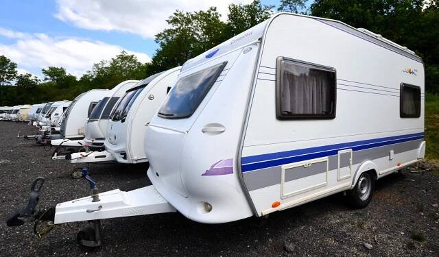 Hobby De Luxe 450 UB - Burimex s.r.o.
