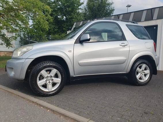 Toyota RAV 4 2.0-l- 4x4 Allrad  - gebrauchte Toyota RAV 4 aus dem Jahr 2005