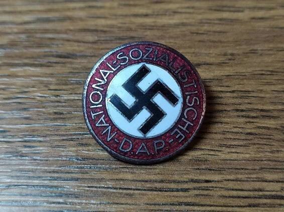 Odznak NSDAP - Vojenské sběratelské předměty