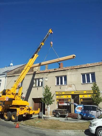 Roofman - Střechy a stavby na klíč| Rekonstrukce střechy BD Loštice krov, Ruukki