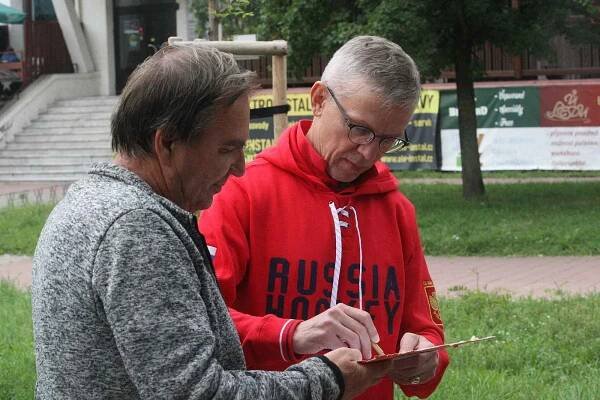 Hvězdný hokejista Igor Larionov přijel do Hodonína s ruskou dvacítkou.