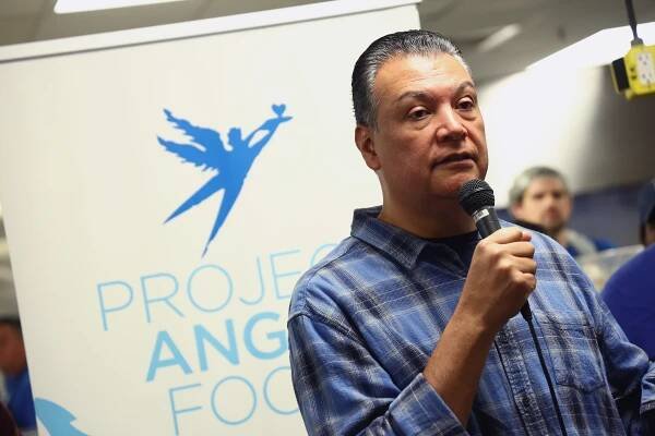 SEN. ALEX PADILLA VOLUNTEERS AT PROJECT ANGEL FOOD TO PREPARE THANKSGIVING MEALS