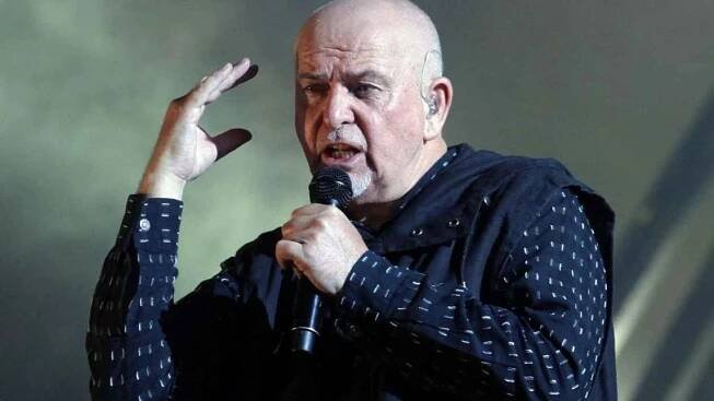 Plná O2 arena si to užila: Peter Gabriel v Praze spojil hudební světy