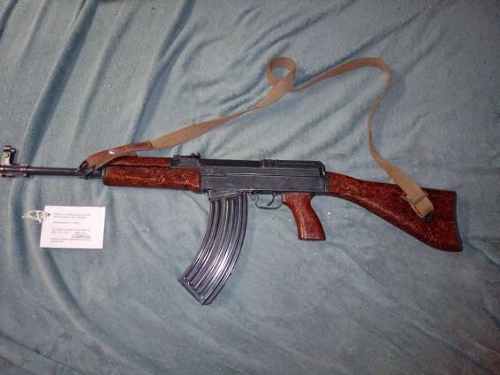 Starý samopal Ak 47 znehodnoceny pro sběratele s pruvodkou - Sběratelství