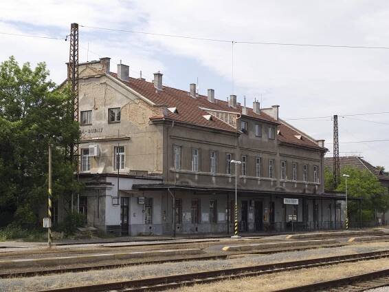 Železniční trať Praha – Lužná u Rakovníka – Chomutov/Rakovník - Wikiwand