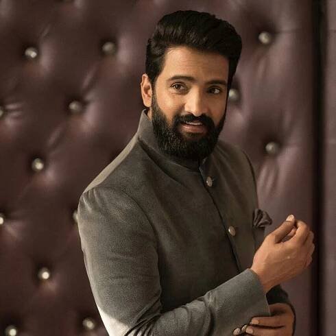 Santhanam Smart Look Photoshoot Image
