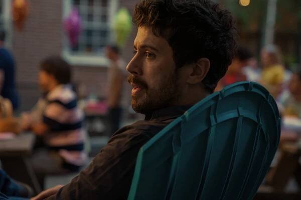 Servant - Tygr - Z filmu - Toby Kebbell