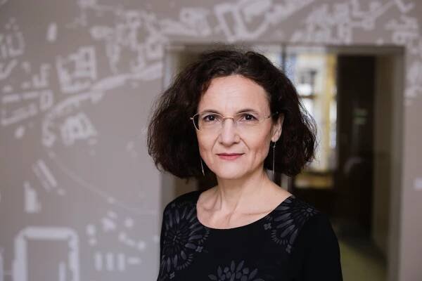 Pražská radní Milena Johnová: Koronavirus je jako těžší chřipka, ne ebola
