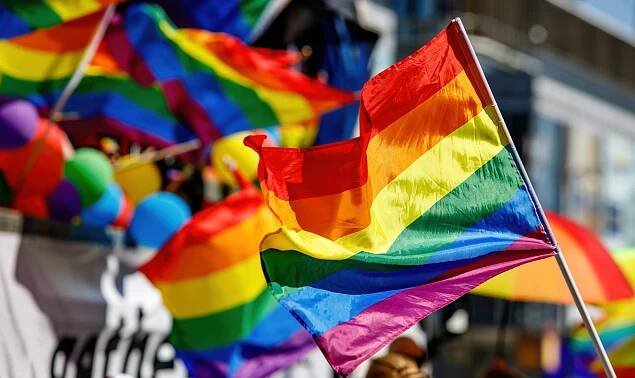 V Maďarsku čelí queer komunita nové represi, přesto odmítá mlčet. „Pride není jen oslava. Je to akt odvahy být vidět,“ zaznívá v rozhovoru.