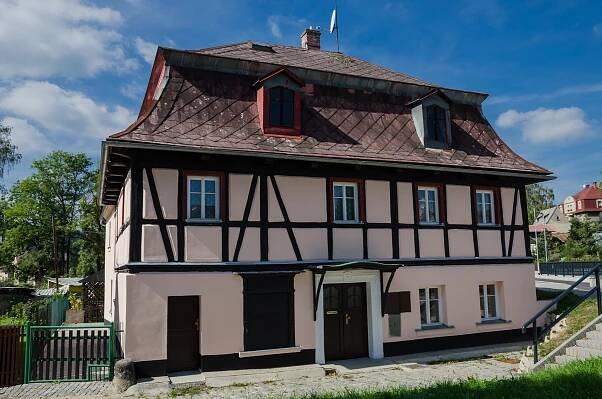 Soubor:Venkovský dům (Chrastava, Nádražní 200) 1.jpg – Wikipedie