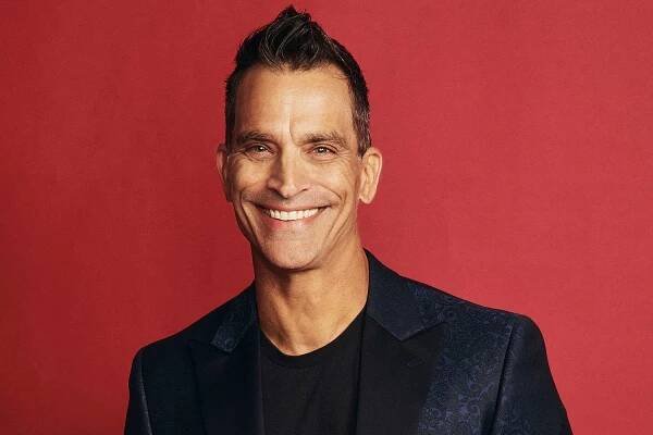 Johnathan Schaech