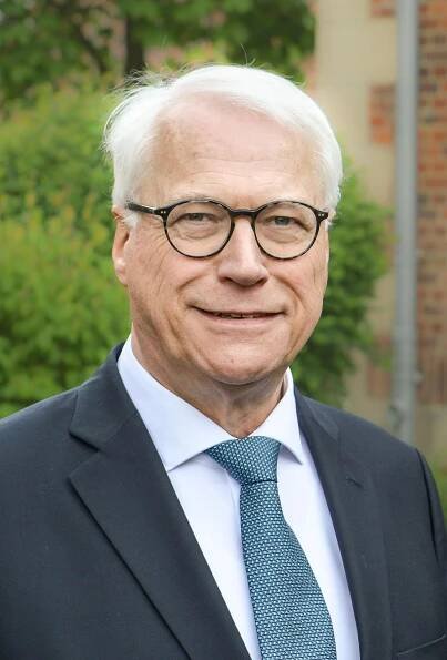 Unser Team: Spitzenkräfte aus Wirtschaft und universitärer Lehre | AWB