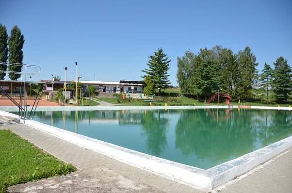 Koupaliště Semčice - Aquaparky, bazény - Český ráj