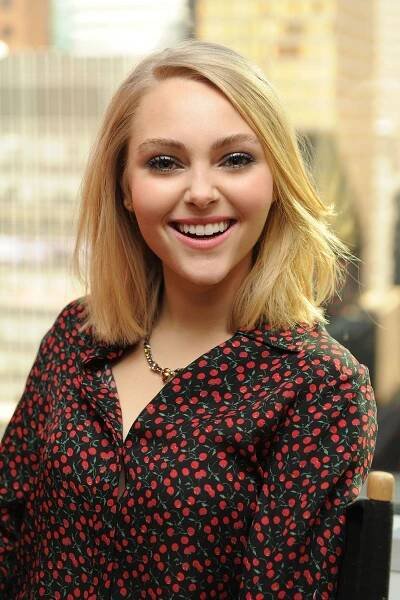 AnnaSophia Robb Bold Images