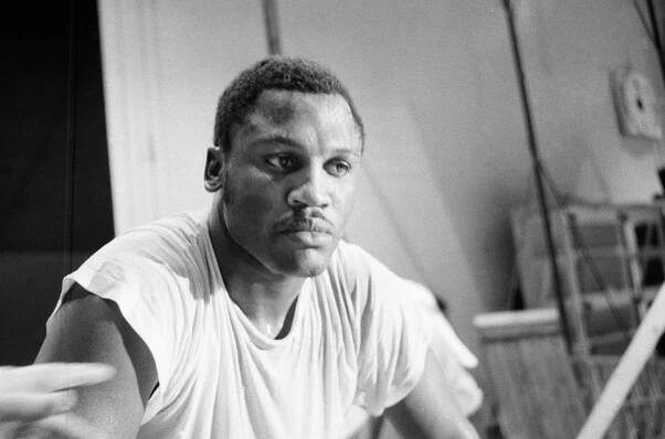 Zemřel legendární boxer Joe Frazier, který boxoval s Alim | Hospodářské noviny (HN.cz)