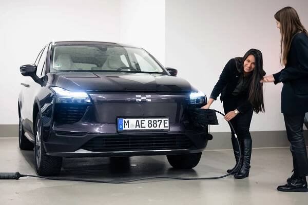 ellectric — '5+1' with Alejandra Cruz – Logistics Manager Europe at Aiways