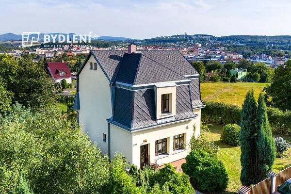 Prodej domu 215m2, 4+1 s garáží a zahradou 1089m2 v Teplicích - Novosedlicích | Reality.iDNES.cz 