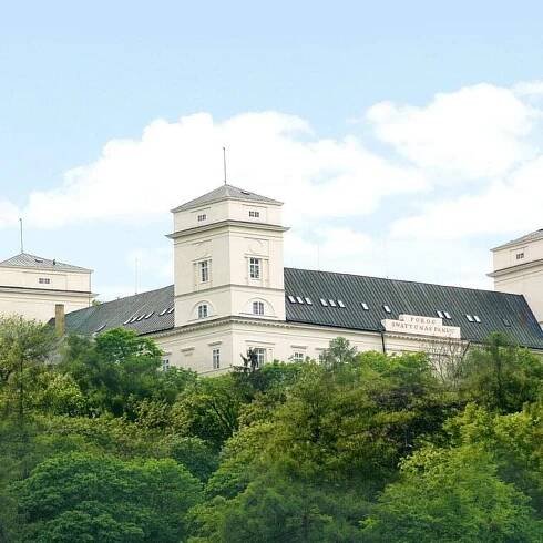 Račice-Pístovice, zámek : Objevuj památky