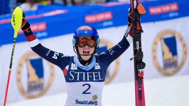 Shiffrinová dala víťaznú bodku za sezónou, zisk malého glóbusu oslavuje Chorvátka