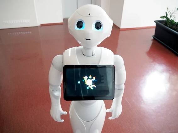 Technická univerzita v Liberci koupila humanoidního robota Peppera