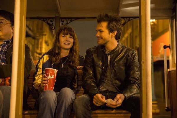 Britt Robertson, Johnny Simmons - Girlboss - Thank You, San Francisco - Z filmu
