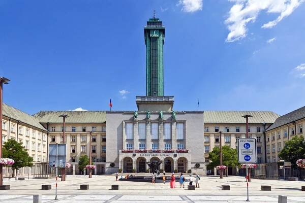 Jako by zmizelo okresní město. Ostrava stárne a smršťuje se, řešení vidí ve školách