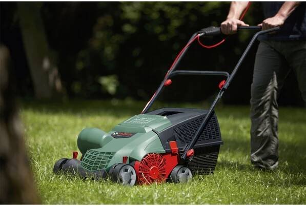 Bosch Elektrický vertikutátor UniversalVerticutter 1100