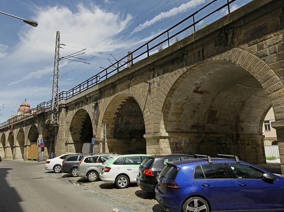 Negrelliho viadukt: kolosální dílo s největšími garážemi v Rakousku-Uhersku