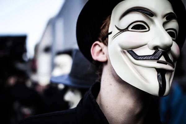 ISIS Calls Anonymous ‘Idiots’ As Cyber War Heats Up
