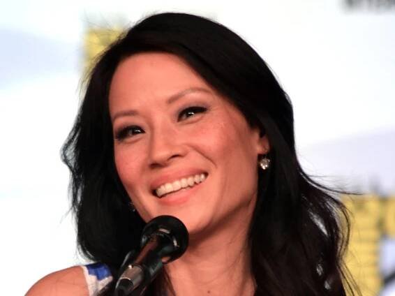Úchvatná postava Lucy Liu v 53 letech - ČasProŽeny.cz