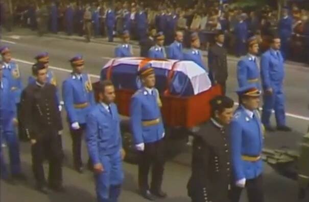 Vládce Jugoslávie Josip Broz Tito: Za diktátorem stojí zástup manželek i mrtvých potomků