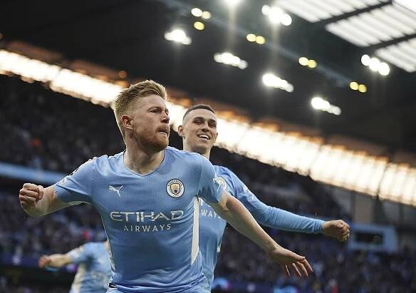 De Bruyne z Manchesteru City byl vyhlášen nejlepším fotbalistou Premier League