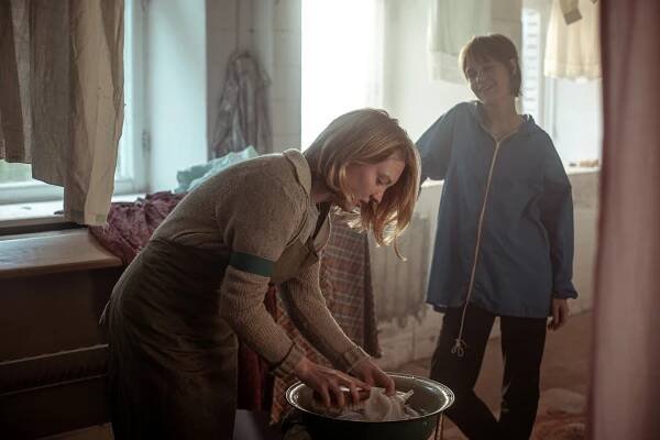 Mädät omenat - Högt i det blå - Z filmu - Satu Tuuli Karhu, Sonja Kuittinen