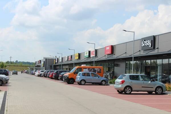 Retail park Ovčáry bude po rozšíření gigantický. Čeká se na důležitý krok