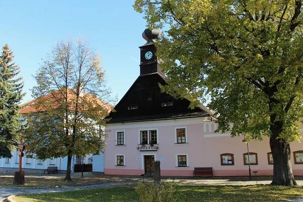 Ve Valašských Kloboukách se daří plnit plány. Po rekonstrukci je i dům v centru