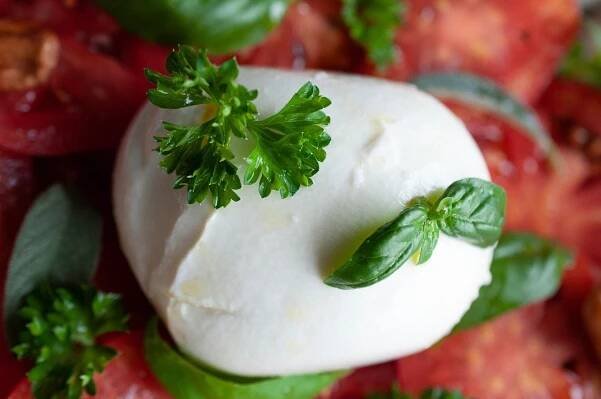 Mozzarella a burrata: Tušili ste, aký je medzi nimi rozdiel?