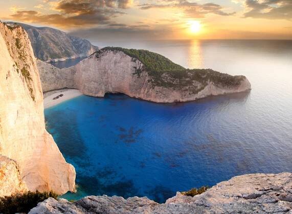 Pláž Navagio s ztroskotání na ostrově zakynthos — Stock obrázek