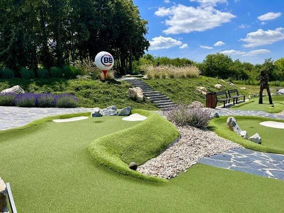 Pozvánka: areál Bowling Brno představil již 3. hřiště na adventure golf! Stavte se ho vyzkoušet! | www.coolbrnoblog.cz
