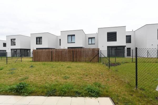 Kurta Hubera, Čakovice - Praha 9 | Pronájem, Rodinný dům, 4+kk, 131 m²
