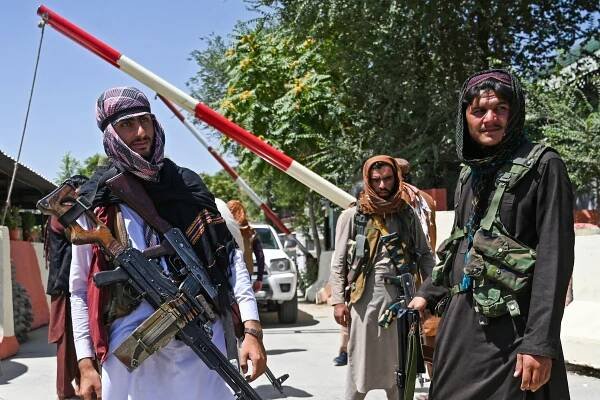 IS chce v Afghánistánu rozpoutat nový džihád. Jste moc měkcí, vyčítá Tálibánu