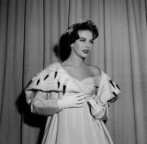 Natalie Wood at an event for The 29th Annual Academy Awards (1957)