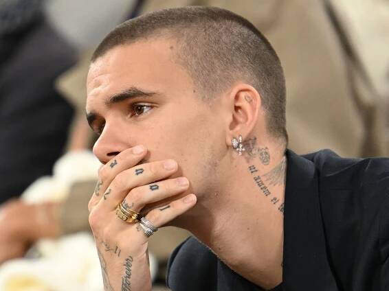Romeo Beckham, 22, displays 'understated power' with iconic 00s David Beckham moment
