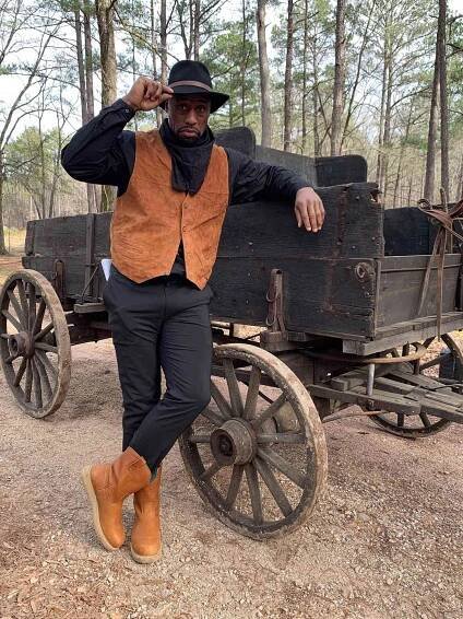 NFL Veteran Vernon Davis Is Trading the Football Field for the Big Screen During the Offseason