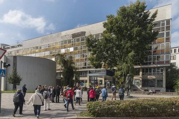 BRNO – ZVONAŘKA V KONTEXTU POVÁLEČNÉ ARCHITEKTURY — Den architektury Archív