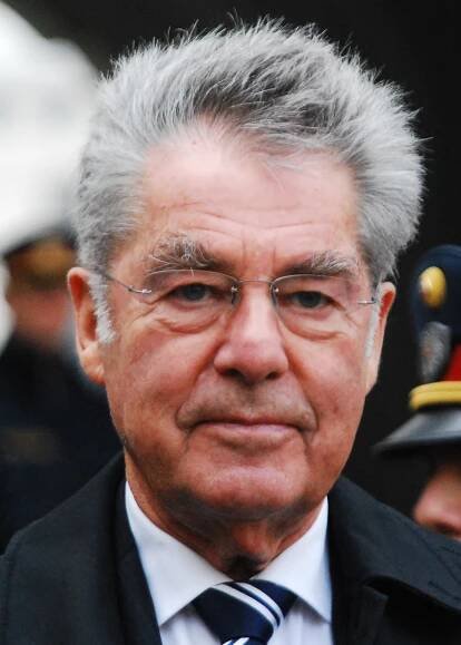 Soubor:Heinz Fischer 2012 (cropped).jpg