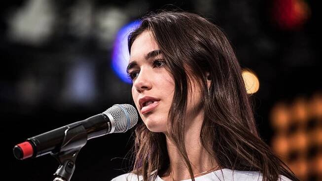 Překvapení během koncertu Dua Lipa v O2 areně v Praze. Ewa Farna na něj do konce života nezapomene