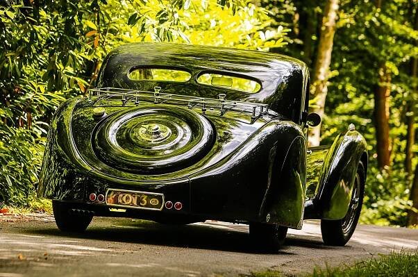 the Bugatti revue, 30-1, Bugatti Type 57S Atalante: to the manor, reborn