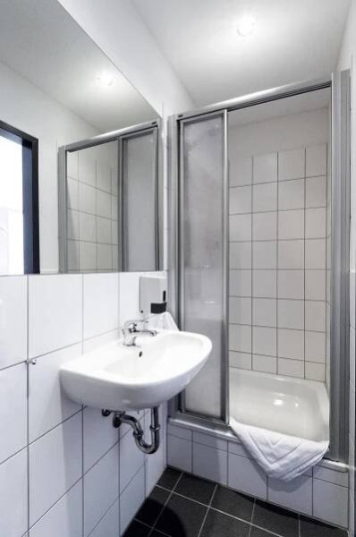 Koupelna v ubytování Dream Inn Hotel Regensburg Ost